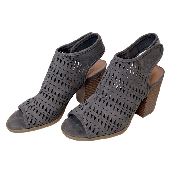 Indigo Shoes - Indigo Rd. Women’s Pendana Gray Cutout Heeled Open Velcro Sandals Size-7.5 NWT